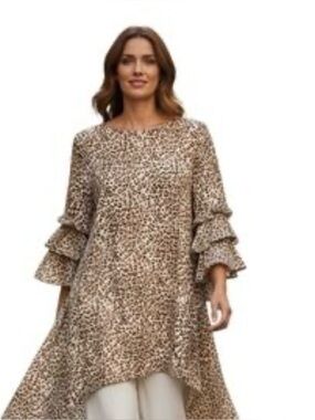 P Luca Milano Adorable high low top w/three quarter length sleeves with gathers